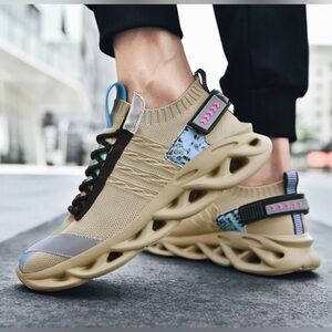 Ultralight Breathable Men's Sneakers with Unique Sole Brown New